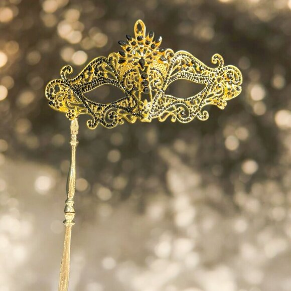 Elegant Gold and Black Masquerade Face Mask - Picture 6 of 6